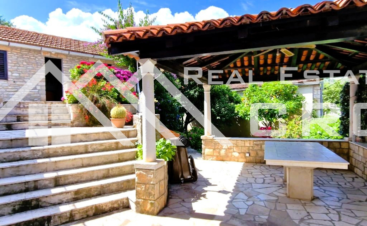 Charming family property in a beautiful location, close to all amenities, for sale (6)