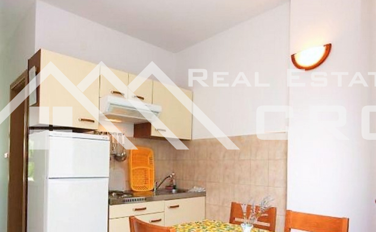 Apartment house in a beautiful location, first row to the sea, for sale (4)