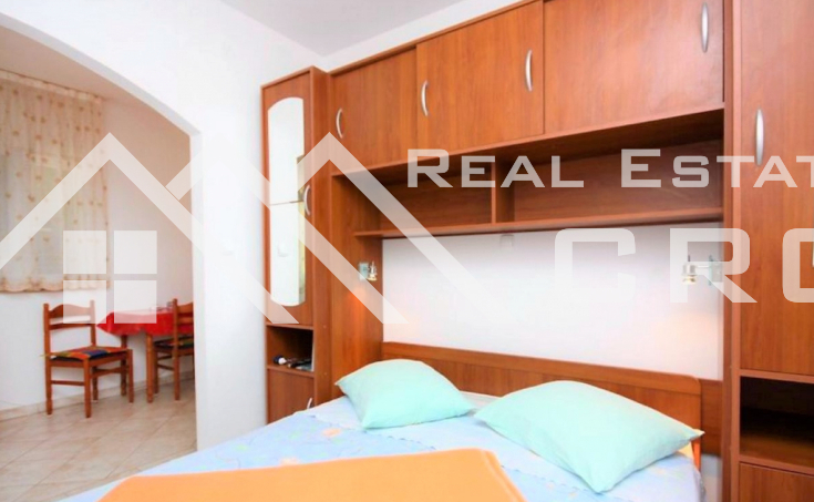 Apartment house in a beautiful location, first row to the sea, for sale (6)
