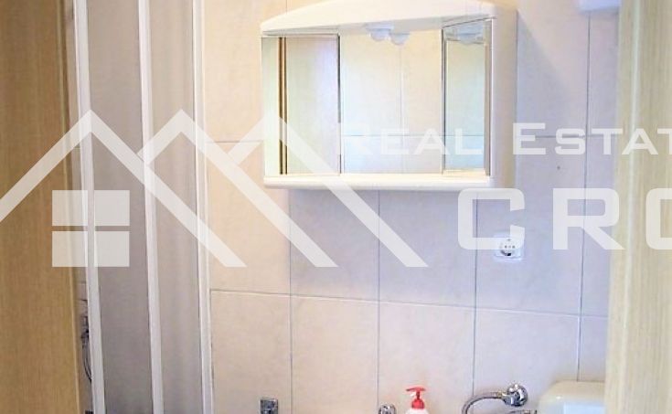Apartment house in a beautiful location, first row to the sea, for sale (8)