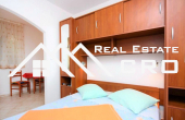 Apartment house in a beautiful location, first row to the sea, for sale (6)