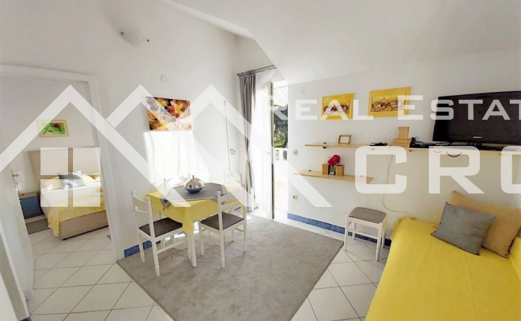 Beautiful apartment villa in a quiet location, second row to the sea and a beach, for sale (7)