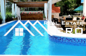 Beautiful apartment villa in a quiet location, second row to the sea and a beach, for sale (1)
