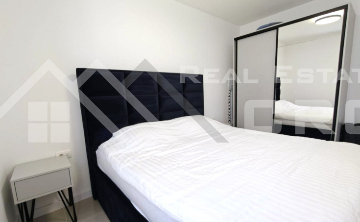 Modern and spacious apartments, in a gr