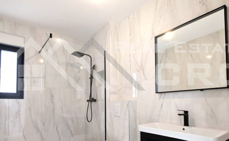 Modern and spacious apartments, in a gr (11)