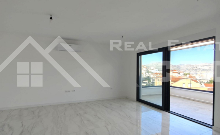 Spacious penthouse apartment in an excellent location (6)