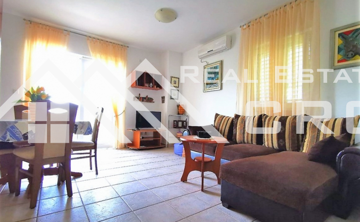 Large apartment house in the immediate vicinity of the sea and a beach, for sale (6)