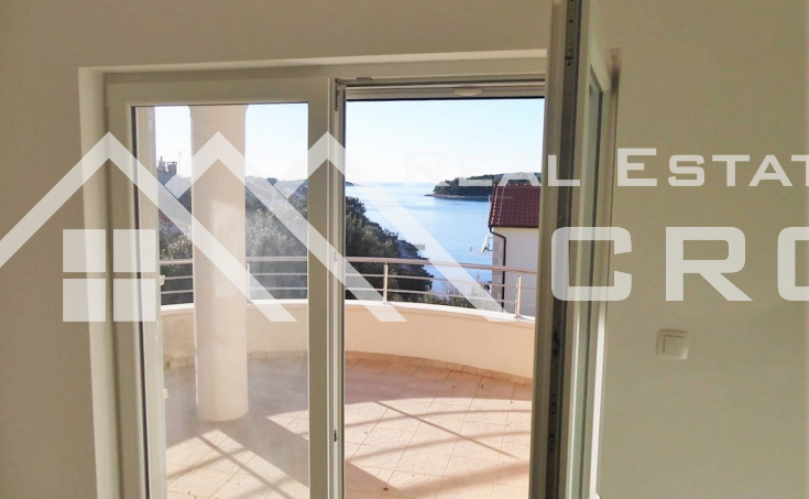 Large apartment house in the immediate vicinity of the sea and a beach, for sale (9)