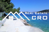 Large apartment house in the first row to the sea and above a small beach, surroundings of Rogoznica, for sale (9)