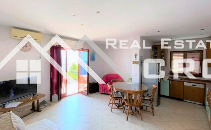 House in a great location, in the first row to the sea and near a beautiful beach, Omis Rivera, for sale (2)