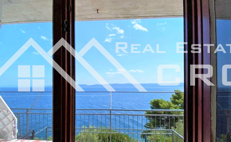 Omis properties - House in a great location, in the first row to the sea and near a beautiful beach, Omis Rivera, for sale