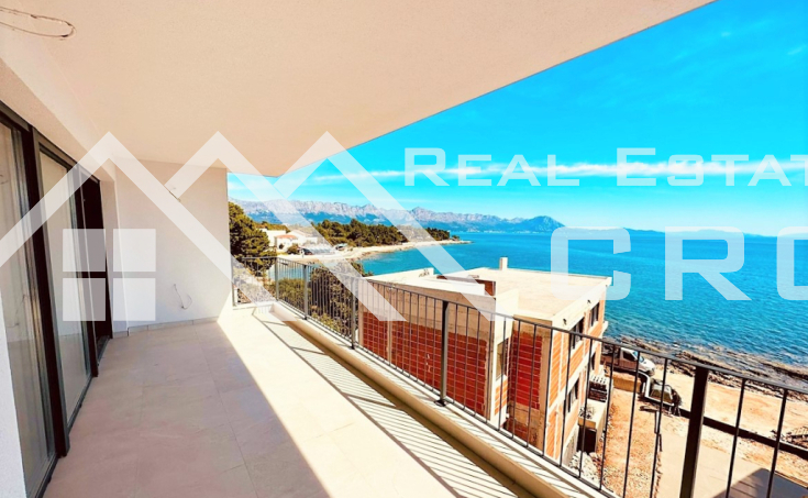 Hvar Immobilien - Luxus-Penthouse-Wohnung mit Panoramablick, in der zweiten Reihe zum Meer, zum Verkauf