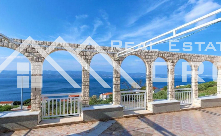 Large apartment house with a beautiful view of the sea, near Omis, for sale (7)