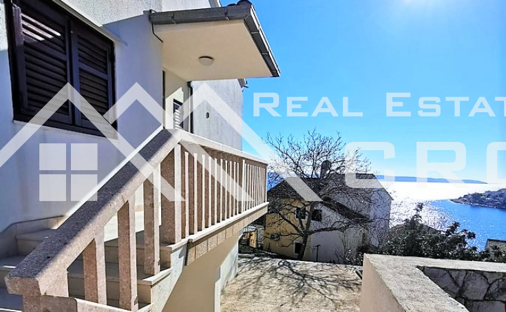 Spacious family house with a garage and a beautiful view of the sea, for sale (11)