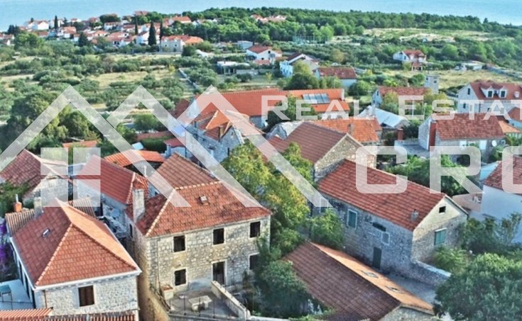 Brac properties - Traditional stone house in the heart of a charming small village, for sale