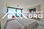 Imposing villa with a beautiful sea view, vicinity of Split, for sale (12)