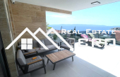 Luxuriously furnished villa with a pool and a garage, in an excellent position boasting sea views, for sale (7)