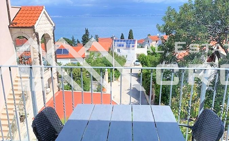Charming apartment villa with a pool, in a lovely position offering sea views, for sale (4)