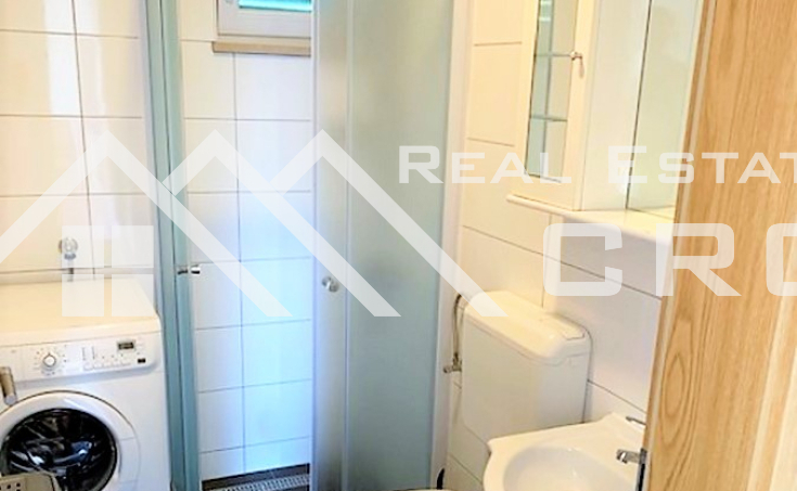Charming apartment villa with a pool, in a lovely position offering sea views, for sale (5)