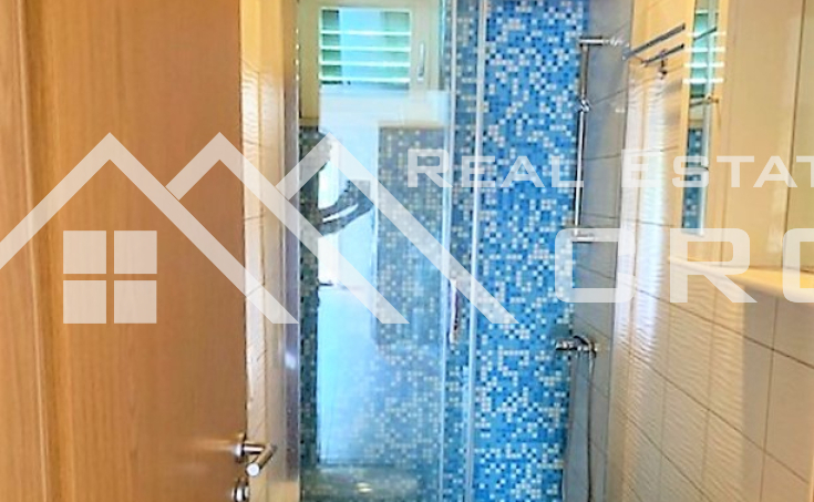 Charming apartment villa with a pool, in a lovely position offering sea views, for sale (6)