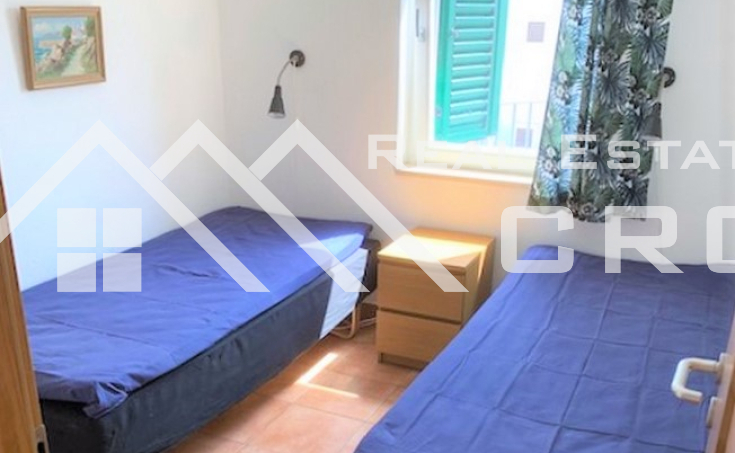 Charming apartment villa with a pool, in a lovely position offering sea views, for sale (7)
