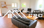 Charming apartment villa with a pool, in a lovely position offering sea views, for sale (10)