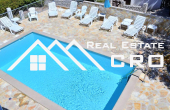 Charming apartment villa with a pool, in a lovely position offering sea views, for sale (2)