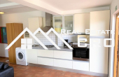 Charming apartment villa with a pool, in a lovely position offering sea views, for sale (9)