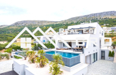 ST1218, Split Immobilien – Beeindruckende Villa mit wunderschönem Meerblick, in der Nähe von Split, zum Verkauf