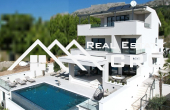 Luxuriously furnished villa on four floors, boasting a w (4)
