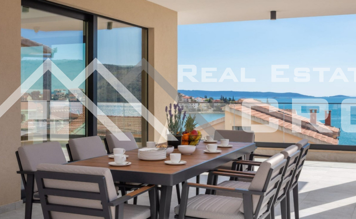 Marvellous four-floor villa placed near the sea and a beach, surroundings of Trogir, for sale (10)