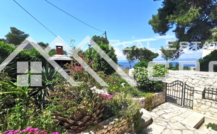 Brac properties - Wonderful stone house in a quiet location, close to the sea and a beach, for sale