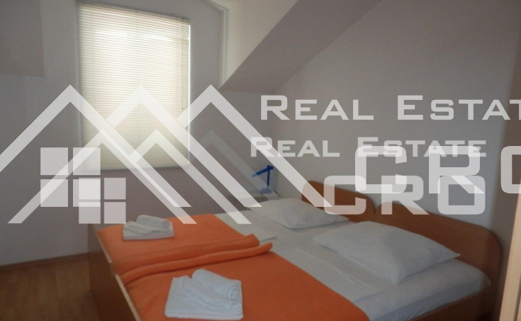 Two-bedroom-apartment-in-nice-location-Bol-on-Brac-2