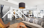Elegant, fully furnished villa in the second row to the sea and pebble beach, for sale