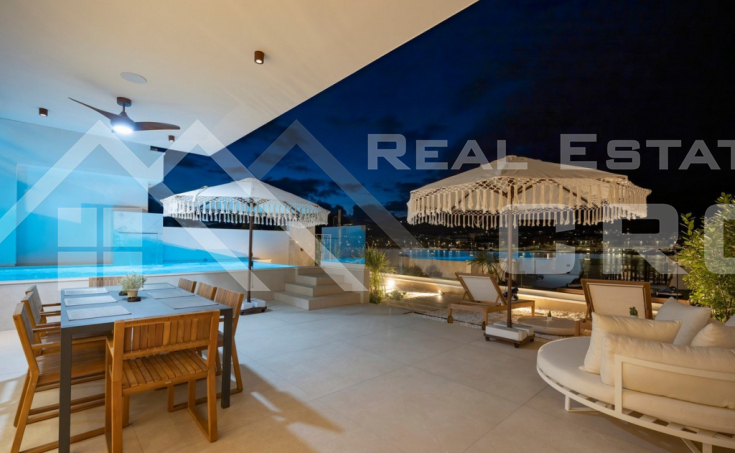 Magnificent, fully appointed beachfront villas with infinity pools and garages, for sale (1 (8)