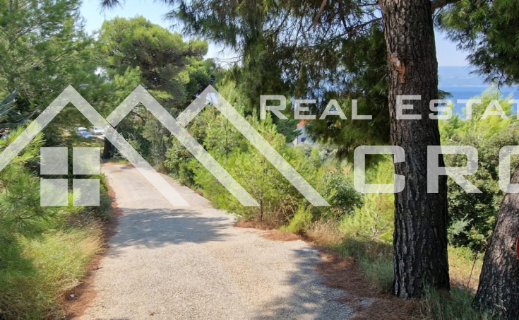 Building land with a project, in an excellent location near the sea and beaches, Omis (12)