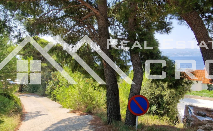 Building land with a project, in an excellent location near the sea and beaches, Omis (22)