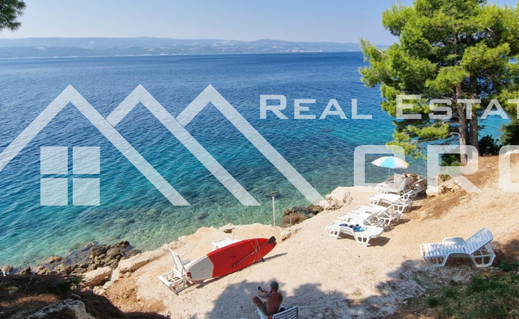Building land with a project, in an excellent location near the sea and beaches, Omis (24)