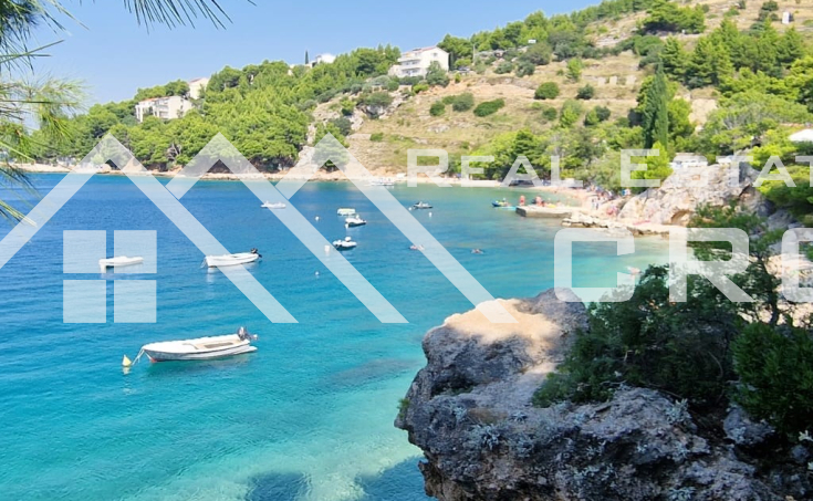 Building land with a project, in an excellent location near the sea and beaches, Omis (4)