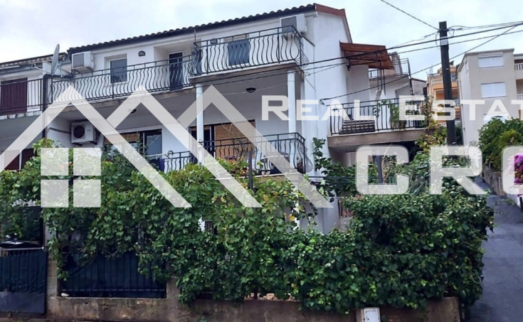 Trogir properties - Semi-detached house in the immediate vicinity of the sea and a lovely beach, Trogir surroundings, for sale