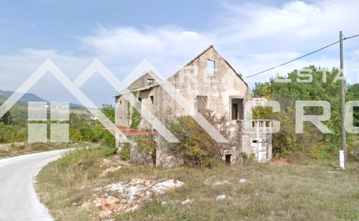 Large building land with an existing building in Satric, for sale (2)