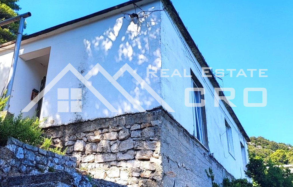 Dubrovnik properties House in a small oasis of peace, placed first