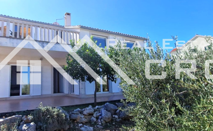 Brac properties - Family-style house on a large plot, in a serene and non-crowded environment, for sale