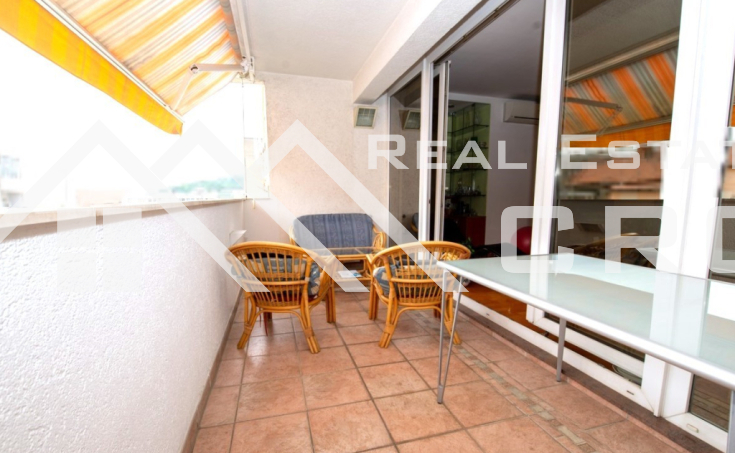 Fully furnished apartment on two spacious floors, in an excellent city location, for sale (2)