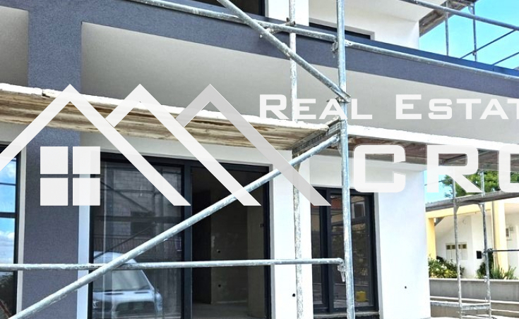 Lovely, modernly designed apartment with terraces and a garden, in an excellent location near the  (5)