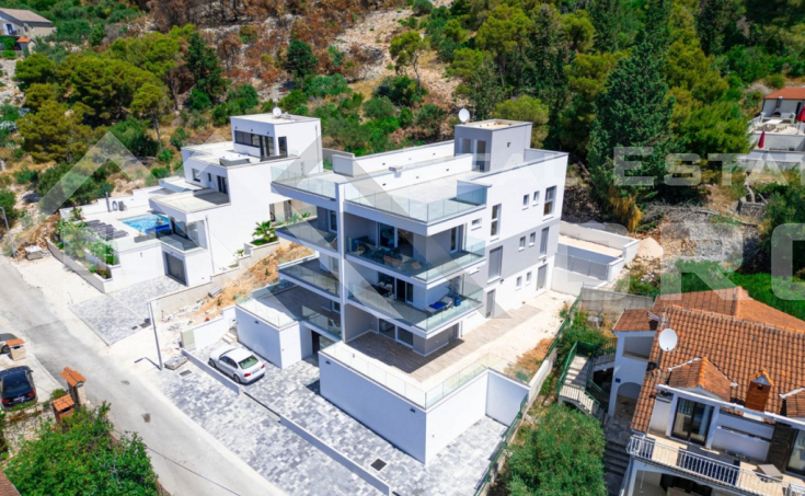 Two-bedroom apartments in a new building boasting modern architecture (2)