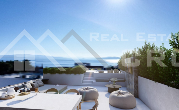 Ciovo Immobilien – Penthouse-Wohnung mit opulentem Grundriss und Dachterrasse mit Meerblick, zum Verkauf