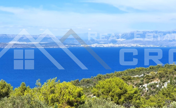 Large building plot in a peaceful environment with a gorgeous view of the sea, for sale (2)