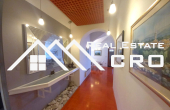 Spacious three-bedroom apartment with a beautiful view of the sea, for sale (3)