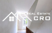 Spacious stone house for renovation, on a large plot with a view, for sale (2)